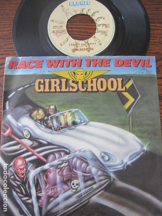 Discos de vinilo: GIRLSCHOOL `Race with the Devil&acute; SINGLE - Foto 1