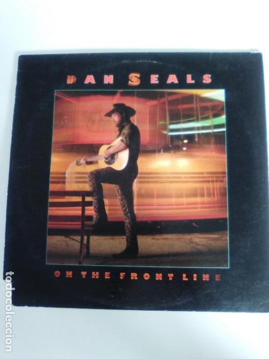 DAN SEALS ON THE FRONT LINE ( 1986 EMI AMERICA USA ) (Música - Discos - LP Vinilo - Country y Folk)