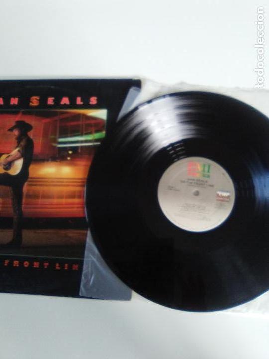 Discos de vinilo: DAN SEALS On the front line ( 1986 EMI AMERICA USA ) - Foto 4 - 133487714