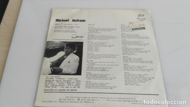 Discos de vinilo: DISCO ANTIGUO MICHAEL JACKSON  BEAT IT - Foto 2