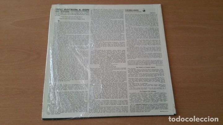 Discos de vinilo: LP DOC WATSON AND SON VANGUARD USA - Foto 2