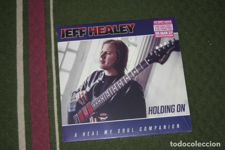 Discos de vinilo: JEFF HEALEY. HOLDING ON, DOBLE LP GATEFOLD, NUEVO. - Foto 1