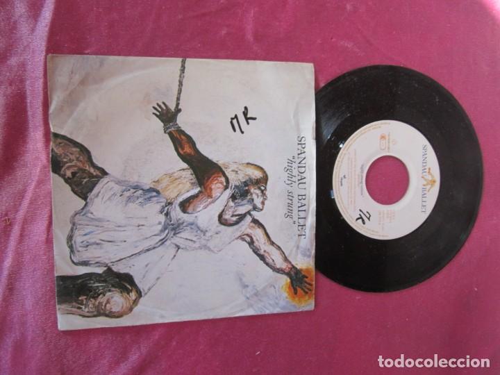 Discos de vinilo: SPANDAU BALLET, HIGHLY STRUNG 1984 SINGLE - Foto 1