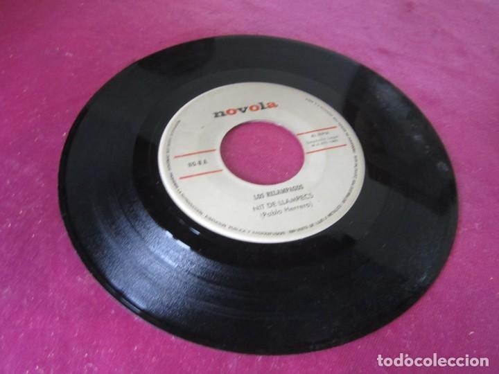 Discos de vinilo: REL&Aacute;MPAGOS - NIT DE LLAMPECS SINGLE - Foto 2