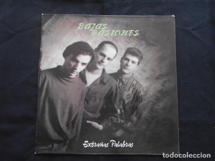 Discos de vinilo: BAJAS PASIONES // EXTRA&Ntilde;AS PALABRAS - Foto 1
