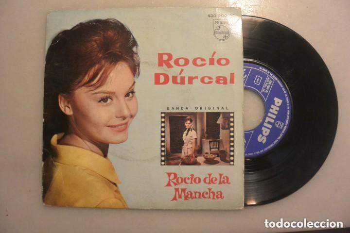 Discos de vinilo: DISCO SINGLE ROCIO DURCAL EN PELICULA ROCIO DE LA MANCHA - Foto 1