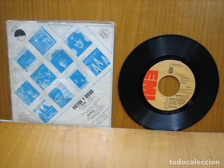 Discos de vinilo: Singles Victor y Diego - Foto 2