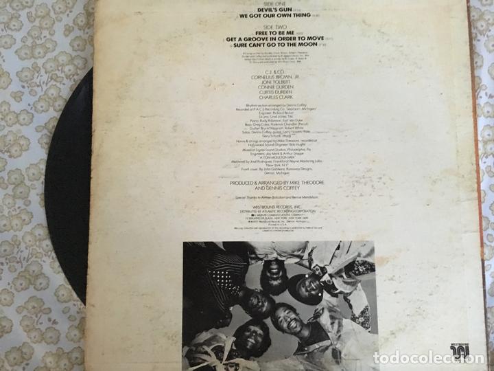 Discos de vinilo: LP C.J.& CO.-DEVILS GUN - Foto 2
