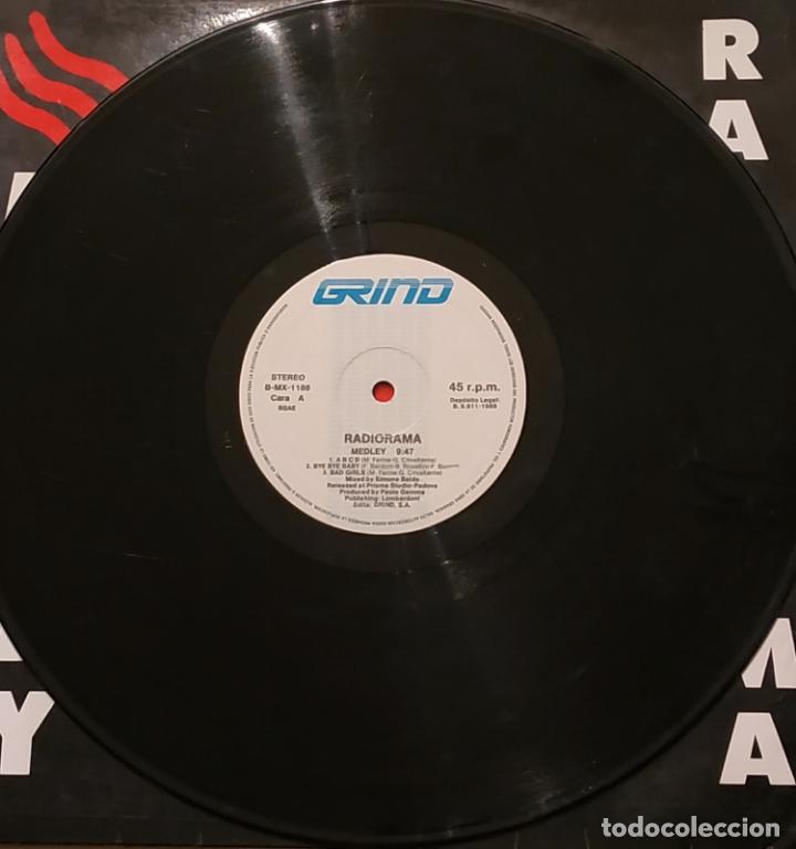 Discos de vinilo: MAXI SINGLE RADIORAMA - MEDLEY - GRIND 1989 - Foto 3