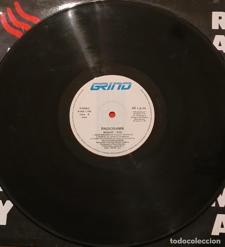 Discos de vinilo: MAXI SINGLE RADIORAMA - MEDLEY - GRIND 1989 - Foto 4