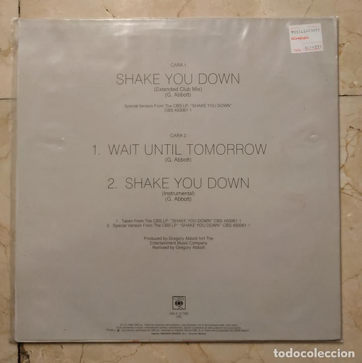 Discos de vinilo: MAXI SINGLE GREGORY ABBOTT - SHAKE YOU DOWN - CBS 1986 - Foto 2