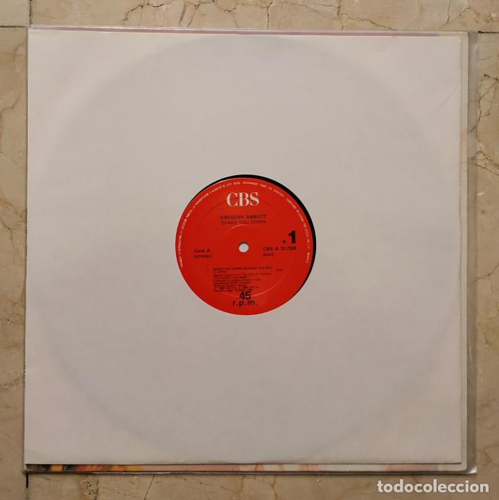 Discos de vinilo: MAXI SINGLE GREGORY ABBOTT - SHAKE YOU DOWN - CBS 1986 - Foto 3