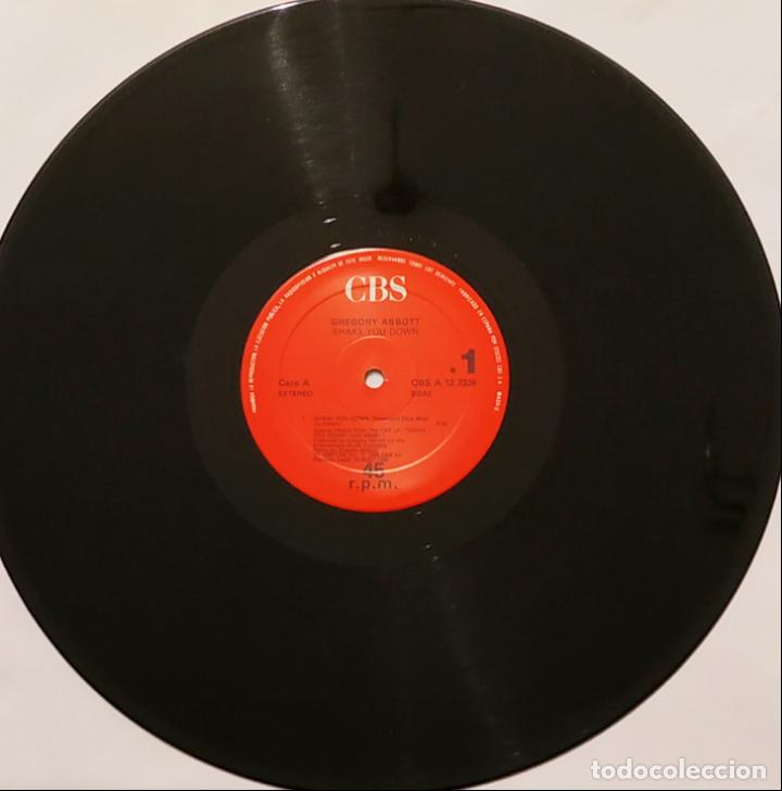 Discos de vinilo: MAXI SINGLE GREGORY ABBOTT - SHAKE YOU DOWN - CBS 1986 - Foto 4
