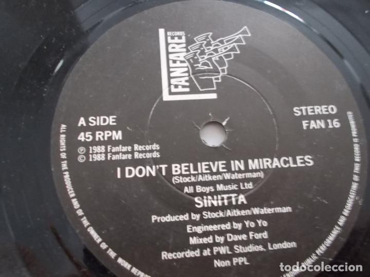 Discos de vinilo: SINITTA, I DON&acute;T BELIEVE IN MIRACLES - Foto 2