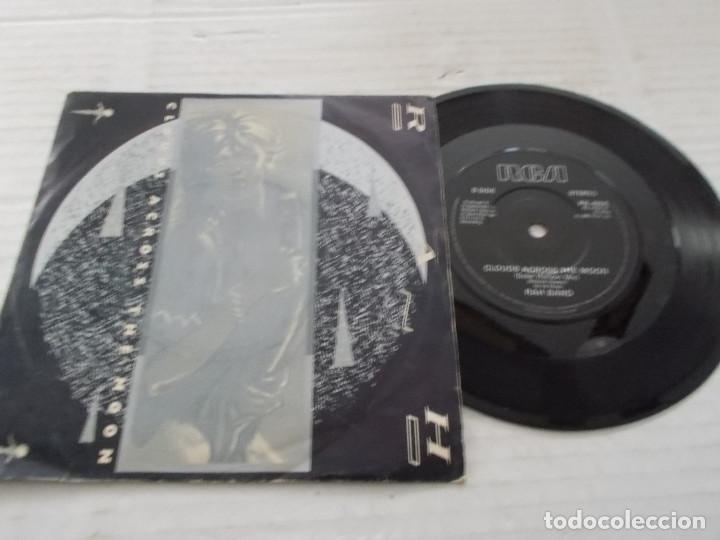 Discos de vinilo: RAH BAND. CLOUDS ACROSS THE MOON. - Foto 1