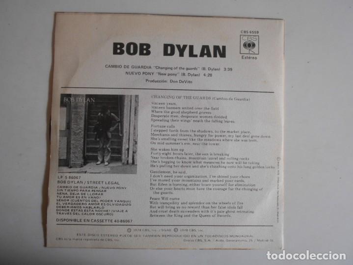 Discos de vinilo: BOB DYLAN-SINGLE CAMBIO DE GUARDIA-NUEVO - Foto 2