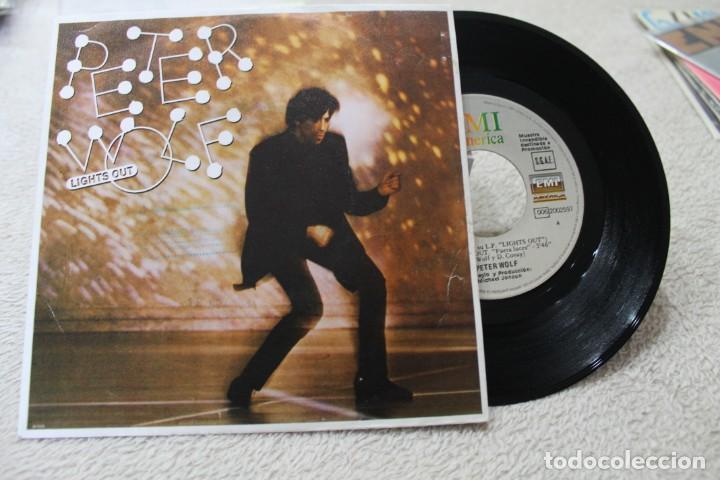 Discos de vinilo: SINGLE PETER WOLF LIGHTS OUTS PROMO 1984 - Foto 1