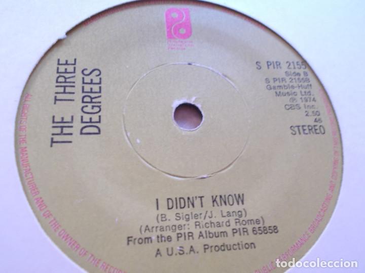 Discos de vinilo: THE THREE DEGREES. WHEN WILL I SEE YOU AGAIN. I DIDN&acute;T KNOW - Foto 2