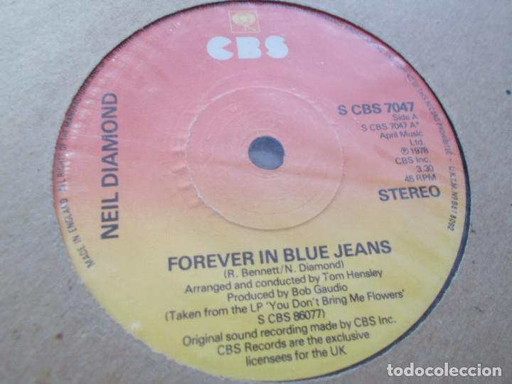 Discos de vinilo: NEIL DIAMOND. FOREVER IN BLUE JEANS. - Foto 2