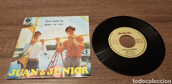 Discos de vinilo: JUAN & JUNIOR / BAJO EL SOL SINGLE - Foto 2