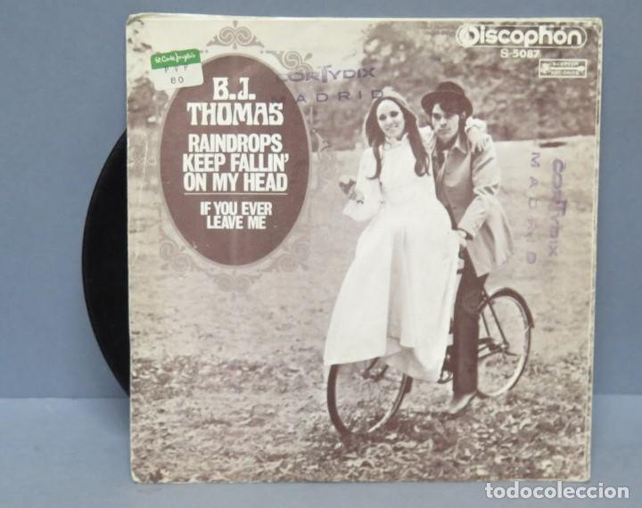 Discos de vinilo: SINGLE. B.J.THOMAS. RAINDROPS KEEP FALLIN ON MY HEAD - Foto 2