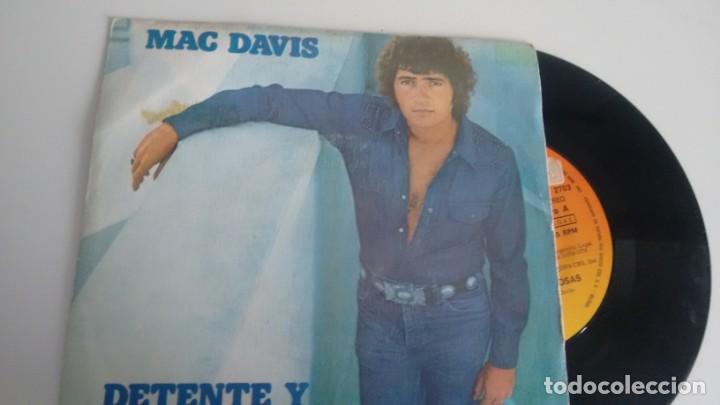 Discos de vinilo: SINGLE (VINILO) DE  MAC DAVIS A&Ntilde;OS 70 - Foto 1