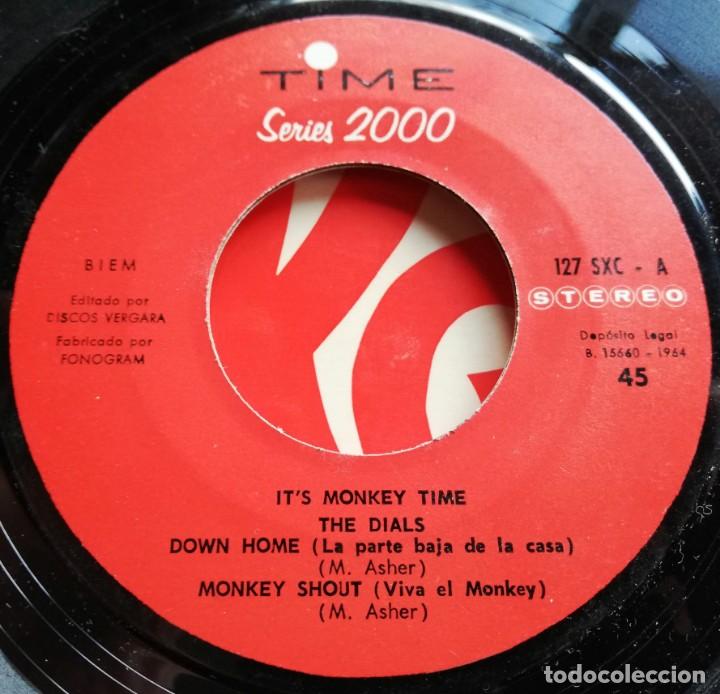 Discos de vinilo: The Dials - Its Monkey Time Ep Spain 1964 R&B - Foto 2