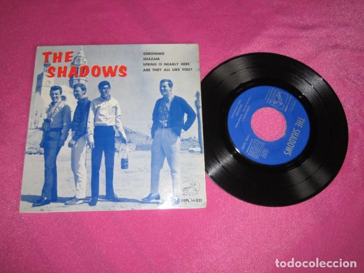 Discos de vinilo: THE SHADOWS GERONIMO SHAZAM 1964 EP - Foto 1