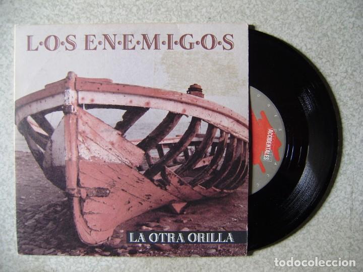 Discos de vinilo: LOS ENEMIGOS.LA OTRA ORILLA+1 - Foto 1
