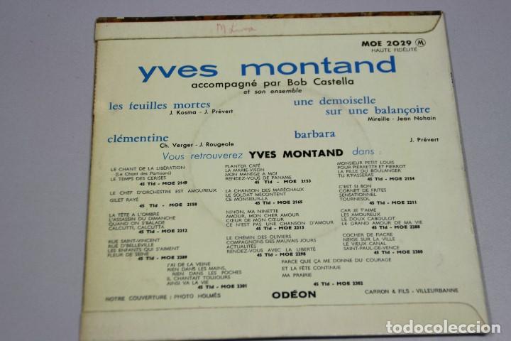 Discos de vinilo: YVES MONTAND. LES FEUILLES MORTES. SINGLE - Foto 2