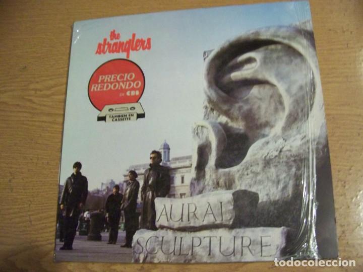 Discos de vinilo: LP THE STRANGLERS AURAL SCULTURE - Foto 1