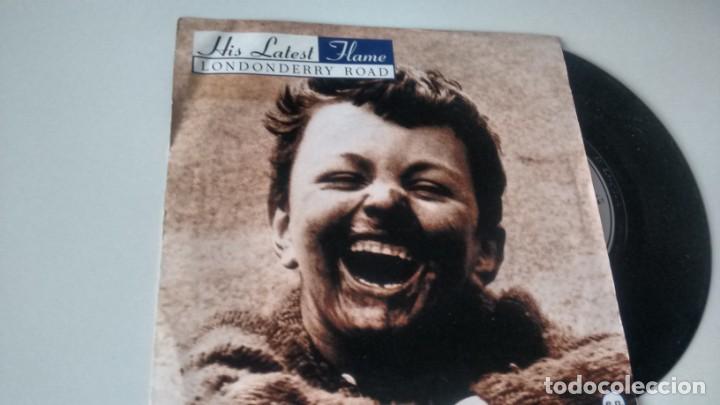 SINGLE (VINILO) DE  HIS LATEST FLAME  A&Ntilde;OS 80