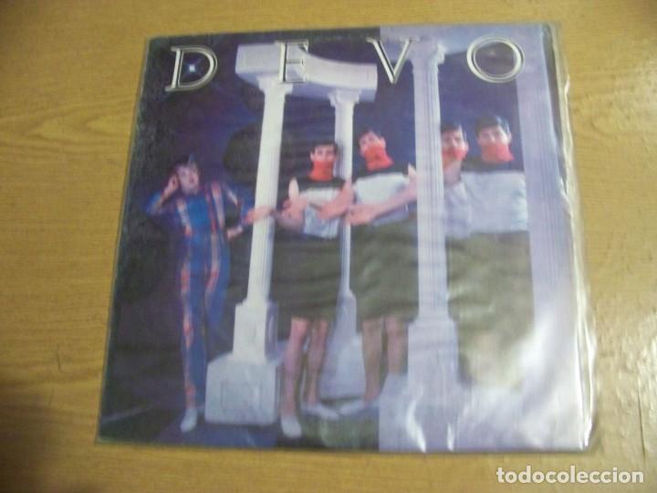 Discos de vinilo: LP DEVO NEW TRADITIONALISTS SPAIN 1981 - Foto 2