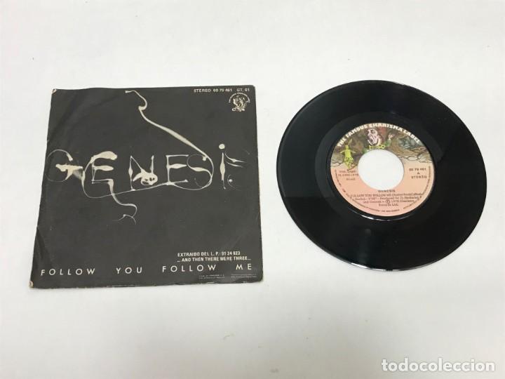 Discos de vinilo: SINGLE GENESIS 1978 - Foto 2