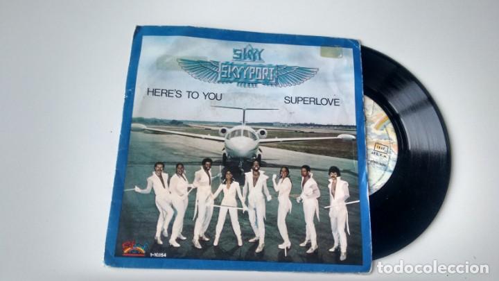 Discos de vinilo: SINGLE (VINILO) DE SKYY A&Ntilde;OS 80 - Foto 1