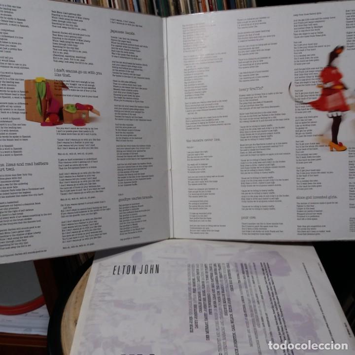 Discos de vinilo: ELTON JOHN - REG STRIKES BACK - Foto 3