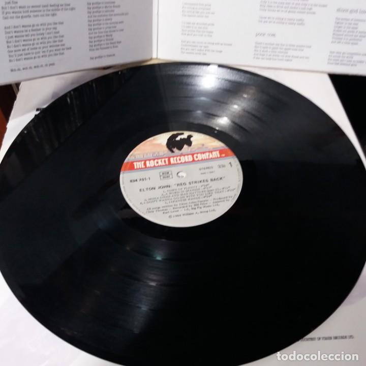 Discos de vinilo: ELTON JOHN - REG STRIKES BACK - Foto 5