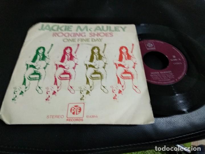 Disques de vinyle: JACKIE MCAULEY / ROCKING SHOES / SINGLE 45 RPM / PYE SPAIN