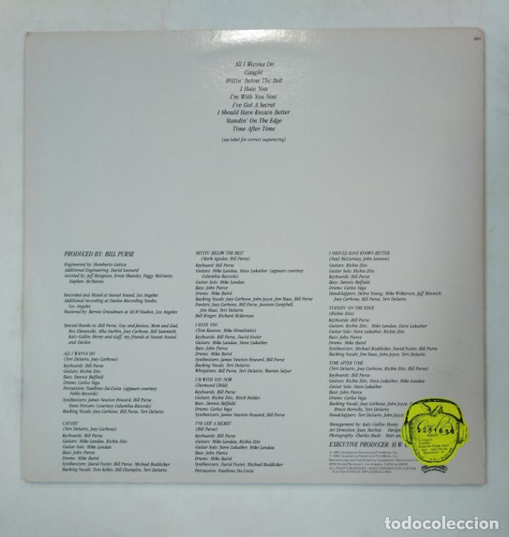 Discos de vinilo: TERI DESARIO. - CAUGHT. LP. TDKDA24 - Foto 2