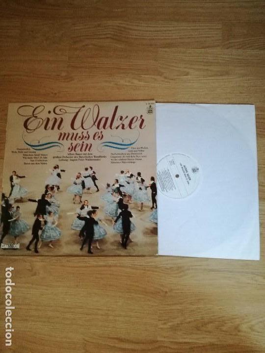Discos de vinilo: Un Vals tiene que ser - Foto 1