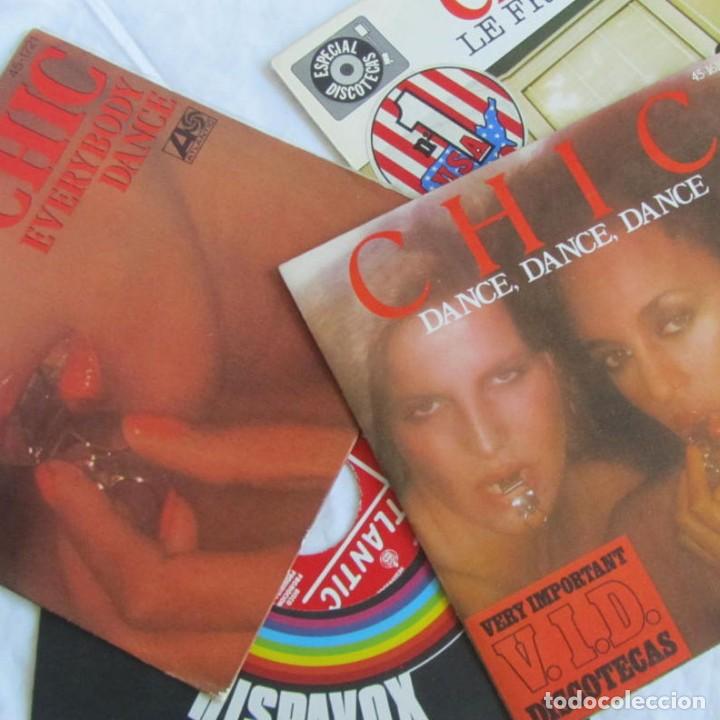 Discos de vinilo: 4 singles de vinilo de Chic Everybody dance, Dance dance dance, Le Freak - Foto 1