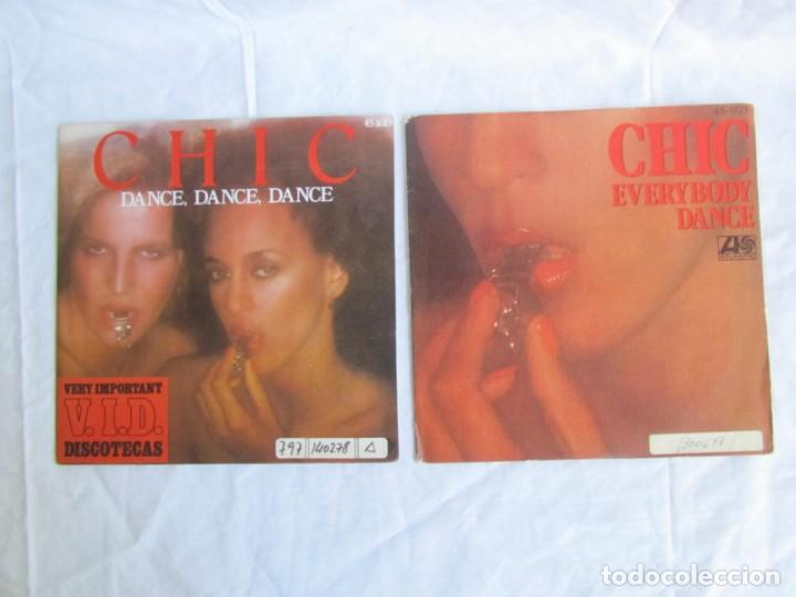 Discos de vinilo: 4 singles de vinilo de Chic Everybody dance, Dance dance dance, Le Freak - Foto 2