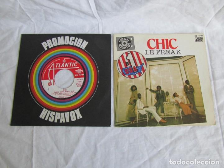 Discos de vinilo: 4 singles de vinilo de Chic Everybody dance, Dance dance dance, Le Freak - Foto 5