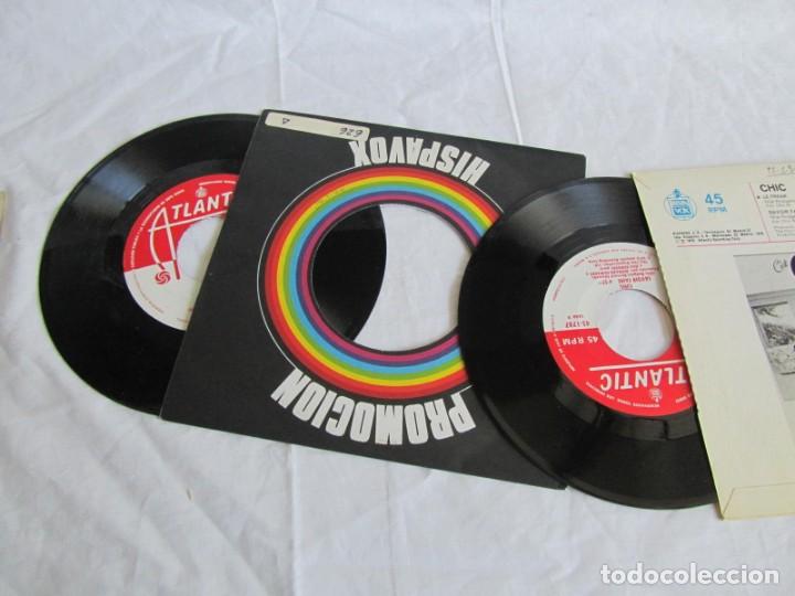 Discos de vinilo: 4 singles de vinilo de Chic Everybody dance, Dance dance dance, Le Freak - Foto 7