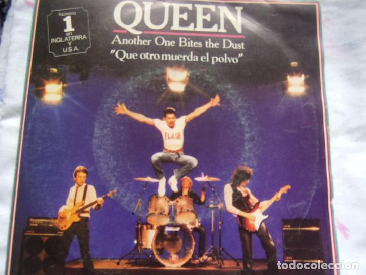 Discos de vinilo: QUEEN - Another one bites the dust / Dragon attack 1980 - Foto 1