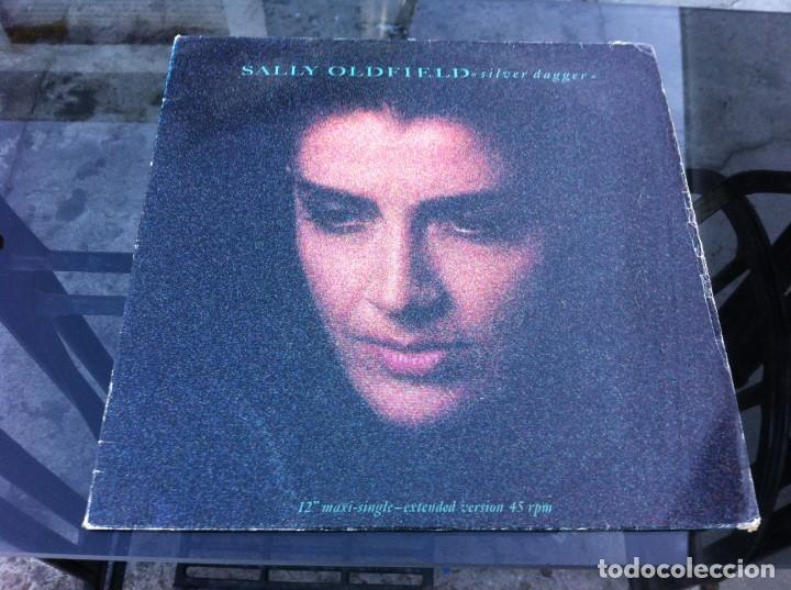 Discos de vinilo: MAXI SINGLE.  SALLY OLDFIELD.  SILVER DAGGER.  1987, ESPA&Ntilde;A - Foto 1