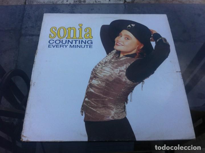 Discos de vinilo: MAXI SINGLE. SONIA. COUNTING EVERY MINUTE. 1990, ESPA&Ntilde;A - Foto 1