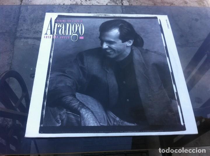 Discos de vinilo: MAXI SINGLE. ARANGO. ERES UNA BRUJA - LOOKING FOR A LOVER. 1988 - Foto 1