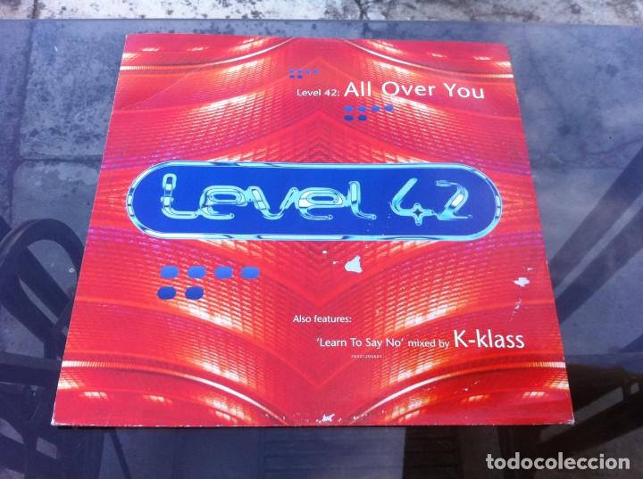 Discos de vinilo: MAXI SINGLE.  LEVEL 42.  ALL OVER YOU. 1994 - Foto 1