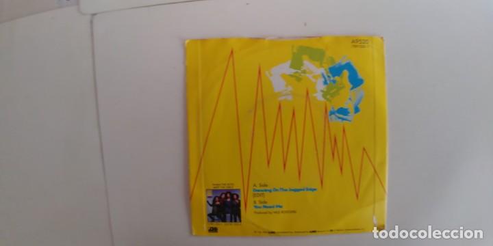 Discos de vinilo: SISTER SLEDGE-SINGLE DANCING ON THE JAGGED EDGE - Foto 2